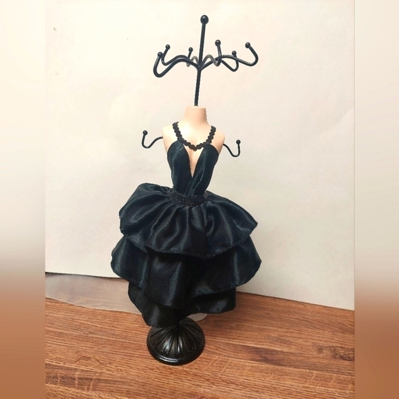 Black Evening Gown Jewelry Hangar - Picture 1 of 6